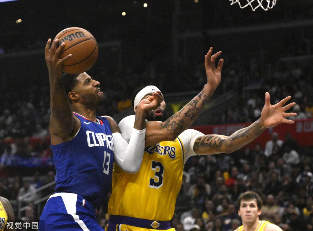 受瞩目的 受瞩目的